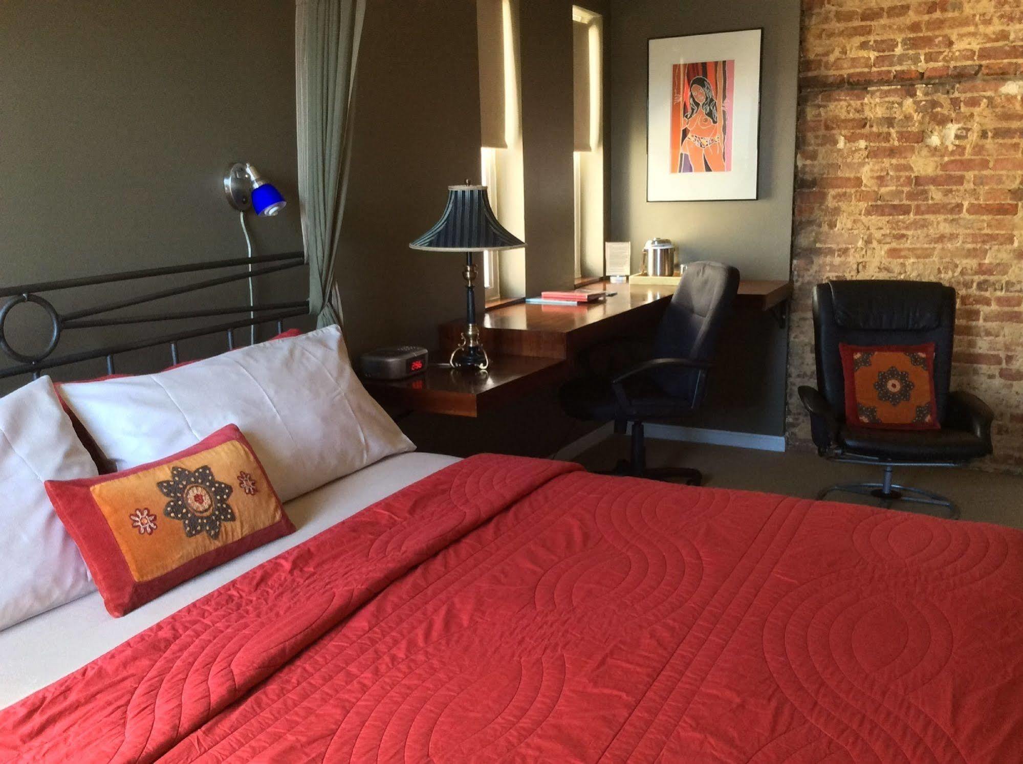 Inn At 2920 Baltimore Ngoại thất bức ảnh